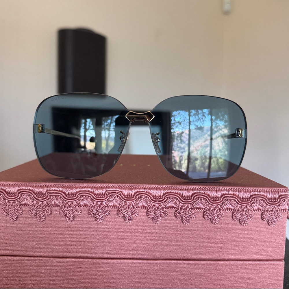 Gucci Sunglasses - Picture 2 of 7